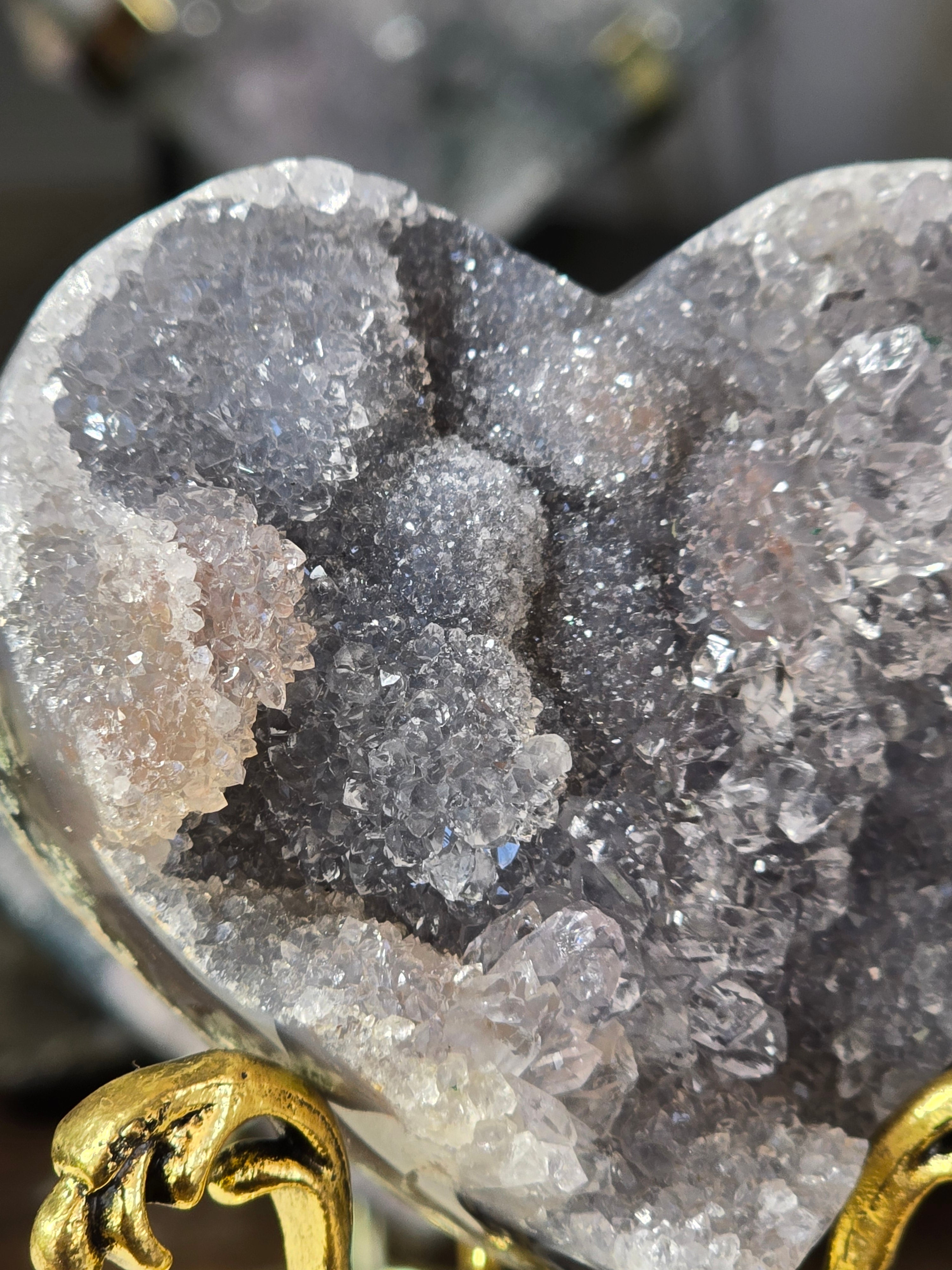 Flower Amethyst Heart Carving