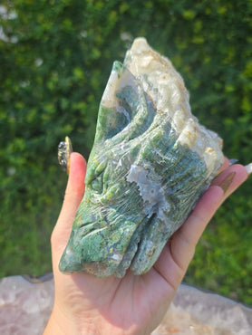 Moss Agate Wolf Head